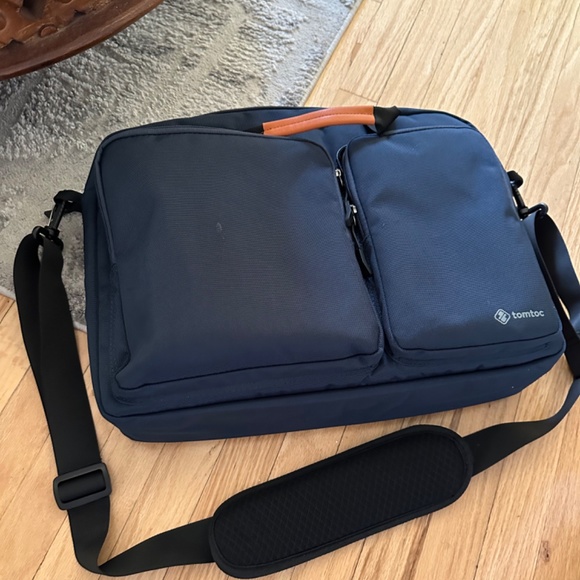 Tomtoc 360 Protective Laptop Shoulder Bag - Picture 2 of 11
